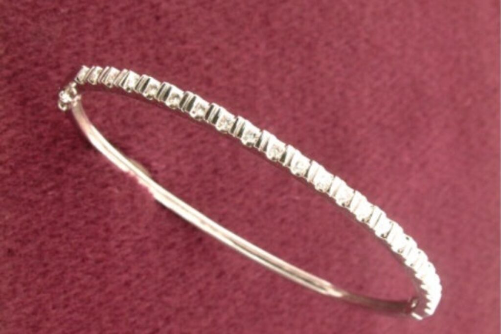 Bracelets (1)