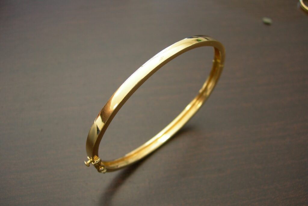 Bracelets (8)